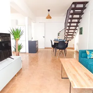 Luxury Private -sea View, Netflix, Gym- 5 Min From Beach! - Private In Shared Larnaca